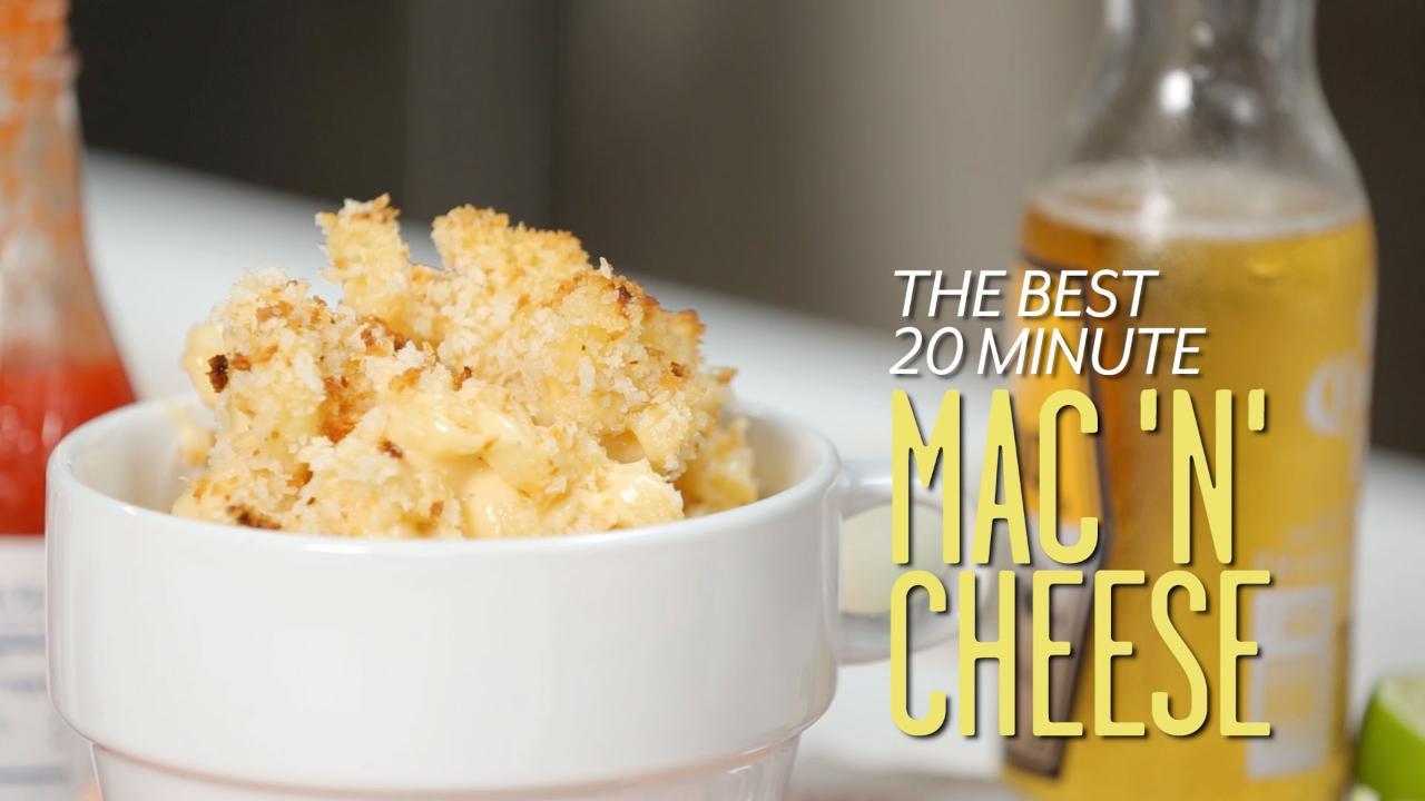 southern living recipe for baked mac and cheese with bread topping in january 2017 magazine